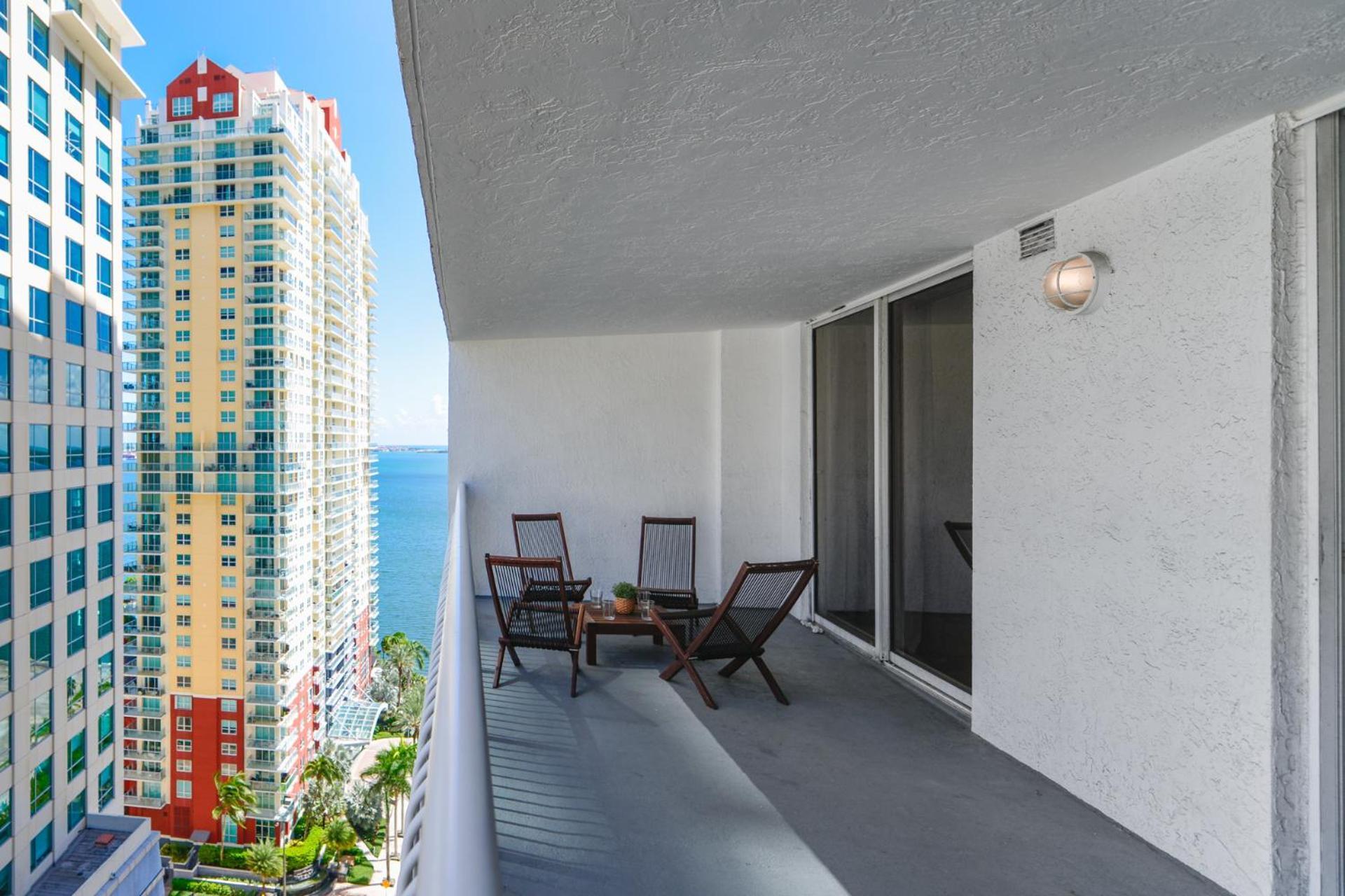 Wonderful Condo In The Heart Of Brickell With Pool Miami Bagian luar foto